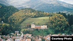 Fojnica, na brdu Franjevački samostan, foto: bosnasrebrena.ba