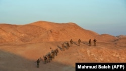 "Ološ koji luta pustinjom za koricom hljeba, to su oni", rekao je jedan obavještajac u Tikritu, glavnom gradu provincije Salahudin (Foto: potraga za gerilcima IDIL-a, Irak, 2018.)