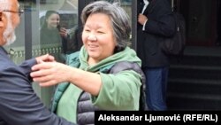 Динара Смаилова (Дина Тансари) после выхода из суда. 15 апреля 2025