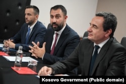 Krasniqi, së bashku me kryeministrin në detyrë të Kosovës, Albin Kurti, gjatë takimit të parë të Bordit të Përbashkët.