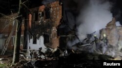 რუსული დრონით დარტყმის შედეგად დანგრეული სახლი ხარკოვში. 2025 წლის 4 აპრილი