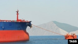 Перекачка нефтепродуктов из выносного причального устройства в танкер на терминале КТК