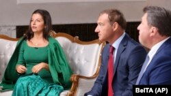 Маргарита Симонјан (лево) и Роман Бабајан се двајца руски новинари кои силно ја туркаат лажната верзија на Кремљ за настаните во Украина, која Москва ја нападна без провокација минатиот месец. (слика од датотека)