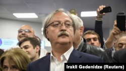 გრიგოლ ვაშაძე თანაგუნდელებთან ერთად. 28 ნოემბერი