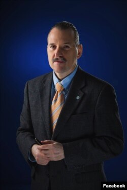 Dragoș Cabat, analist econimic