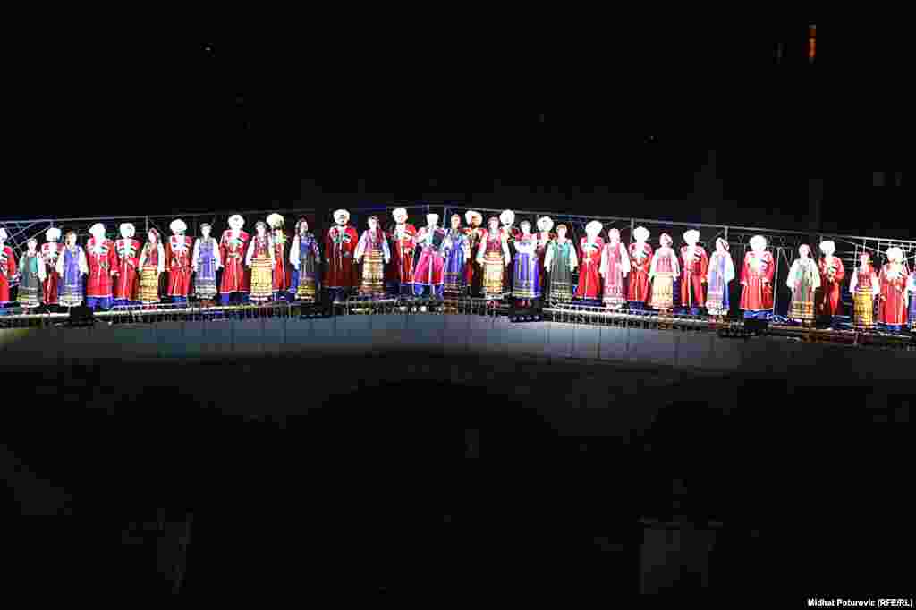 Performans "Stoljeće mira nakon stoljeća ratova" na Latinskoj ćupriji