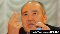 Умирзак Шукеев в бытность первым премьер-министром. Актау, 24 декабря 2011 года.