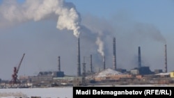 Балхашский медеплавильный завод. Вид с берега озера Балхаш. Февраль, 2013 года.