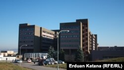 Najviše samoubistava u Univerzitetsko kliničkom centru u Banjaluci (na fotografiji) dogodilo se sa petog sprata gdje je COVID odjeljenje, te bi to moralo da se posebno istraži, upozoravaju u Sindikatu doktora medicine RS