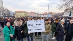 'Ovo je borba za opstanak': Protest zbog poskupljenja prijevoza u Tuzli 
