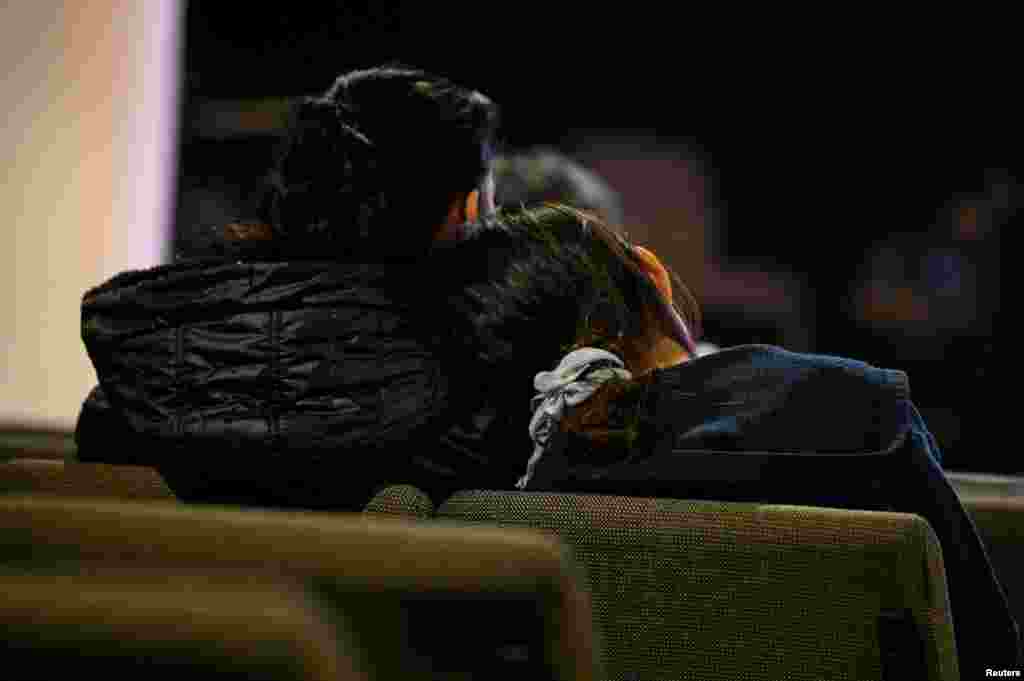 Pjesëmarrës në një seminar me temën &quot;Njih të drejtat e tua&quot; në një kishë, mes dëbimeve të vazhdueshme në të gjithë zonën e Çikagos, më 28 janar.