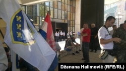 Protest bivših boraca ispred Parlamenta FBiH, Sarajevo