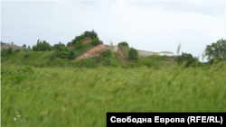 "Източната могила" край село Караново