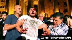Sukobi tokom protesta u Tbilisiju zbog ruskog zastupnika u parlamentu