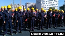 Kineski radnici dočekuju teretni voz iz Kine na stanici u Beogradu, 24. oktobra 2019. (ilustrativna fotografija)