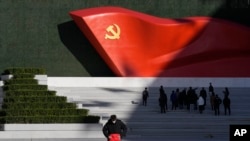 Это противоречит публичной позиции Пекина, придерживающегося нейтралитета.