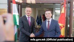 Peter Sijarto i Bujar Osmani u Skoplju 20. decembra 2021.