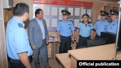 Сотрудники ГТС во главе с зампредседателя Райымбеком Матраимовым.