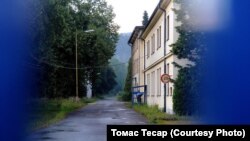 Заброшенный завод Liglass Trading CZ, которая планирует строить ГЭС в КР