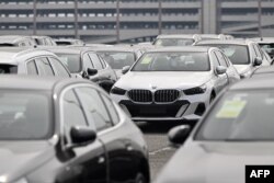 Автомобили производителя BMW в порту Гуанчжоу на юге Китая, 22 февраля 2025 года