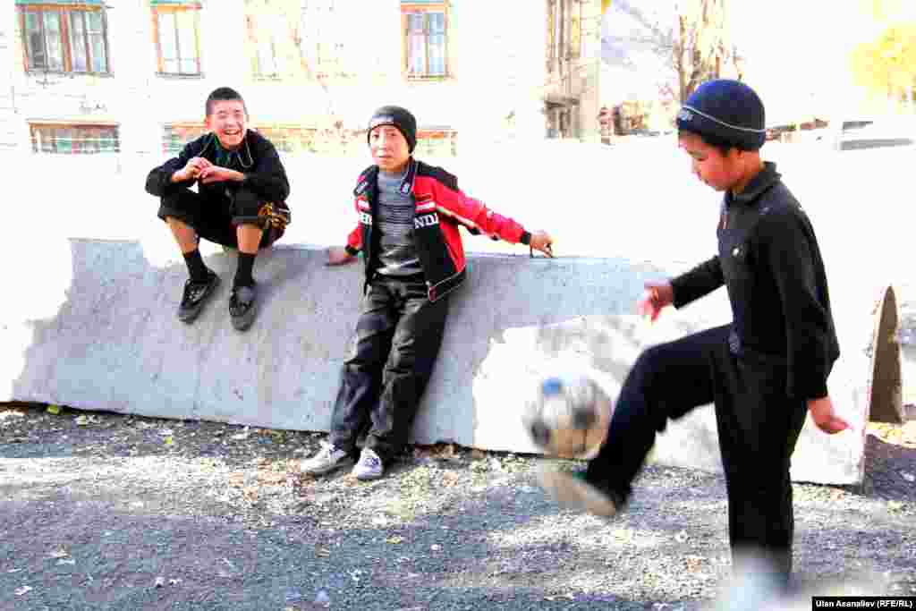 Большинству кыргызстанцев Мин-Куш запомнился фломастерами местного производства в советский период