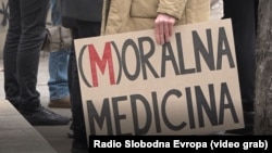 Transparent tokom jednog od studentskih protesta koji se širom Srbije održavaju duže od pola godine 