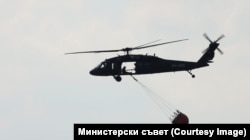 Хеликоптери се включиха в гасенето на пожара над Илинденци на 28 юли 2025 г.