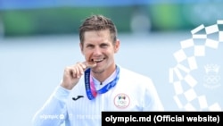 Serghei Tarnovschi pe podiumul de la Tokio