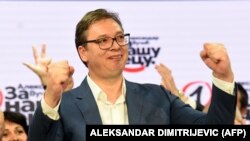 Președintele Serbiei, Aleksandar Vučić, sărbătorește victoria partidului său la alegerile parlamentare, 21 iunie 2020