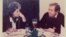 Jurnalista Alison Smale și Vaclav Havel, disident și viitorul președinte al Cehisloaviaiei, 1989