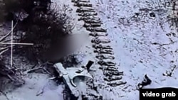 უკრაინის ხელისუფლების მიერ გავრცელებულ ფოტოზე, 2024 წლის დეკემბერში რუსეთის კურსკის რეგიონში დაღუპული ჯარისკაცების ცხედრები ჩანს. გავრცელებული ინფორმაციით, მათ შორის არიან ჩრდილოეთკორეელებიც.