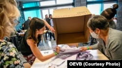 Szavazatszámlálás az ellenzéki előválasztáson, 2021. szeptember 30-án