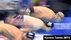 Cseh László beszélt először arról, hogy Turi György nyíltan meg akarta törni a fiatal versenyzőket, és ehhez fizikai és lelki terrort alkalmazott