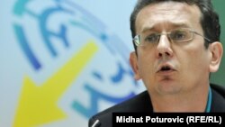 Imamo tipičnu oligarhijsku ili lično autokratsku vladavinu u svim strankama u BIH: Mujkić