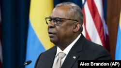 Secretarul american al apărării, Lloyd Austin, în timpul reuniunii virtuale a Grupului de contact pentru Ucraina, la Pentagon, Washington, D.C., 23 mai 2022