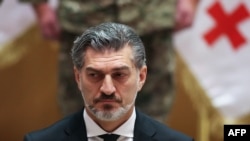 Михаил Кавелашвили, избранный коллегией выборщиков новым президентом Грузии, принимает присягу во время церемонии инаугурации в парламенте в Тбилиси 29 декабря 2024 года.