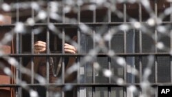 Білоруські активісти, заарештовані під час флеш-мобу «Революція через соціальну мережу», Мінськ, 7 липня 2011 року