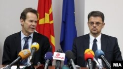 Поранешниот шеф на мисијата на ММФ во земјава Вес Мекгру и министерот за финансии Зоран Ставрески.