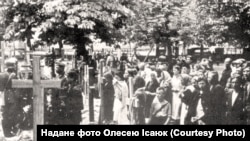 Ponovno sahranjivanje žrtava NKVD-a, juni 1941.