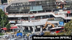 Уривање на дивоградбата кај Мавровка