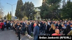 Sindikalni protest ispred zgrade Clade Crne Gore 6. marta 