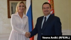 Maria Vladimirovna Zakharova gjatë takimit me ministrin e jashtëm serb, Ivica Daçiq -- Beograd, 10 gusht 2018.