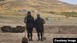 Мухамедияр Тастан (слева)