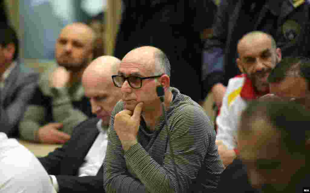 МАКЕДОНИЈА - На денешното рочиште за случајот Организатори на нередите во Собранието од 27 април 2017, сведочеше поранешниот шеф на Бирото за јавна безбедност, Митко Чавков, кој рече дека на 27 април 2017 година имал интензивни комуникации со своите колеги задолжени за извршување на полициски акции и дека немал никаков контакт со обвинетите Миле Јанакиески и Спиро Ристовски. Рече и дека тој ден само се слушнал со поранешниот премиер Никола Груевски кој бил загрижен и дека ако некој кажел дека Чавков тој ден бил во штабот на ВМРО-ДПМНЕ, тој лаже.