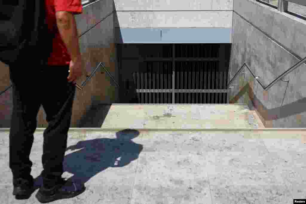 Zatvorena stanica podzemne željeznice u Lisabonu nakon nestanka struje, 28. april 2025.