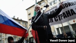 Волен Сидеров по време на акция на "Атака" пред турското посолство в София, 26 ноември 2015 г.