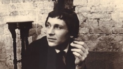 Певец Бронзового века - Олег Охапкин. Письма в Рим.
Во 2 ч. - Краткий триумф авантюриста Бориса Скосырева, побывавшего королем Андорры. 