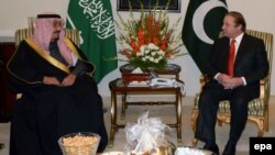 Pakistani Prime Minister Nawaz Sharif meeting Saudi Crown Prince Salman bin Abdulaziz Al-Saud on February 17, 2014.