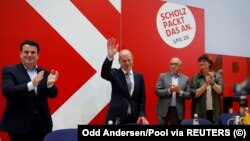 Olaf Scholz je nakon proglašenja izborne pobjede izjavio kako je vrijeme za novu koaliciju, ovaj put sa Zelenim i liberalima, bez CDU