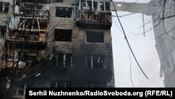 Жилая многоэтажка в Соломенском районе Киева, разрушенная в результате российского удара в ночь на 17 июня